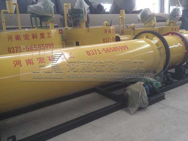 發(fā)往山東的0.8x6m雞糞烘干機發(fā)貨實拍現場