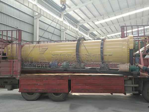  駐馬店西平縣1米&times;6米的豬糞烘干機發(fā)貨現(xiàn)場