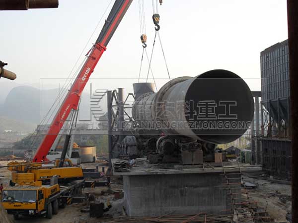 遼寧丹東頁巖陶?；剞D(zhuǎn)窯安裝現(xiàn)場